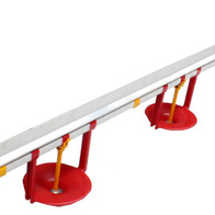 Linia pojenia do tuczu indorów 3 poidła z dużymi miseczkami okapowymi