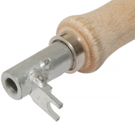 Uchwyt montażowy do nipli wciskanych do kropelkowego systemu pojenia