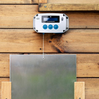 Automatyczny system drzwi do kurnika ChickenGuard PRO z 4 funkcjami otwierania/zamykania